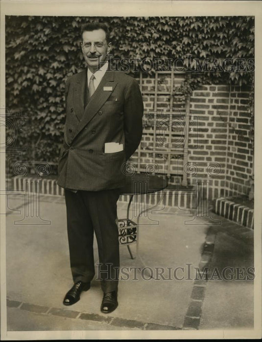 1932 Press Photo Robert Louis Hoguet VP of Emigrant Industrial Savings Bank NY - Historic Images