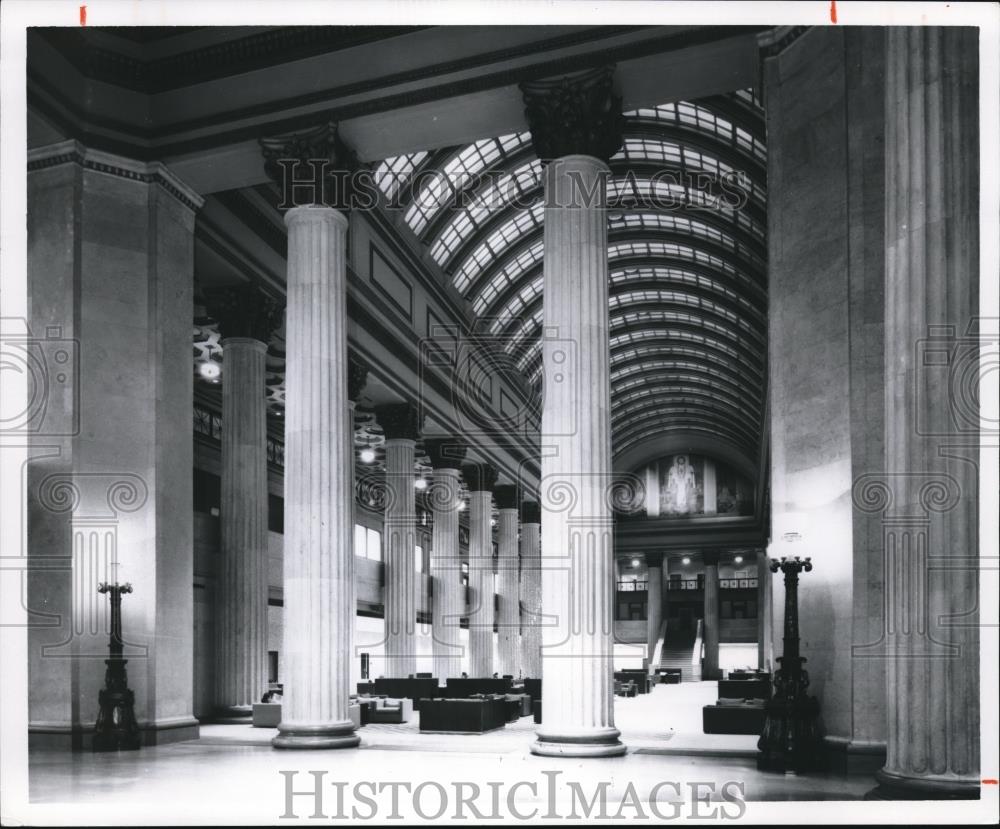 1976 Press Photo Union Commerce Bank Restoration - cva83548 - Historic Images