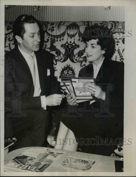1958 Press Photo Mrs Ann Ford & fashion manager Paul Garrard in London - Historic Images