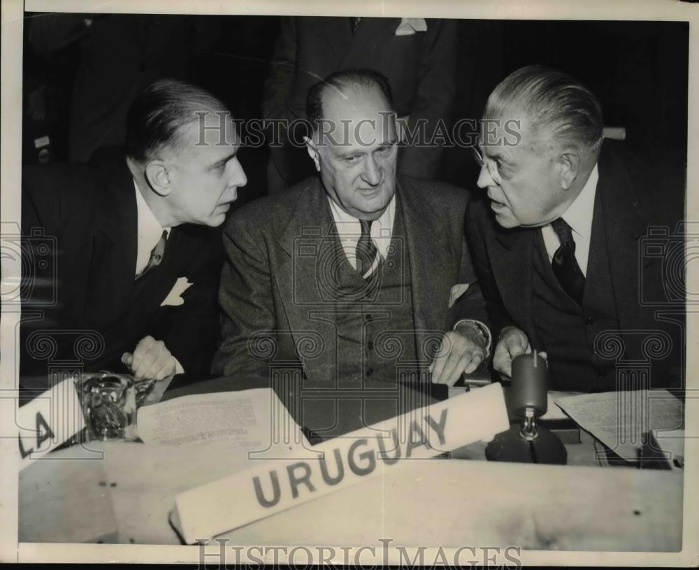 1951 Press Photo Warren Austin, Dr Cesar Gonzalez of Venezuela, EA Ugon at UN - Historic Images