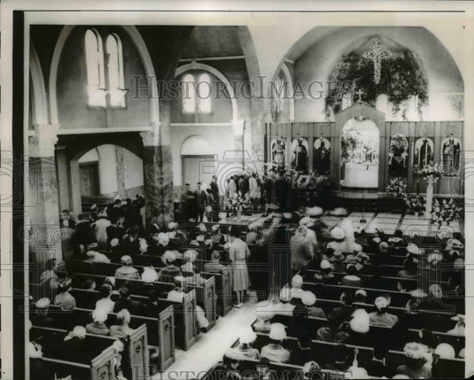 1960 Press Photo Worshippers at St Paul's Church in Hempstead NY - nee85630 - Historic Images