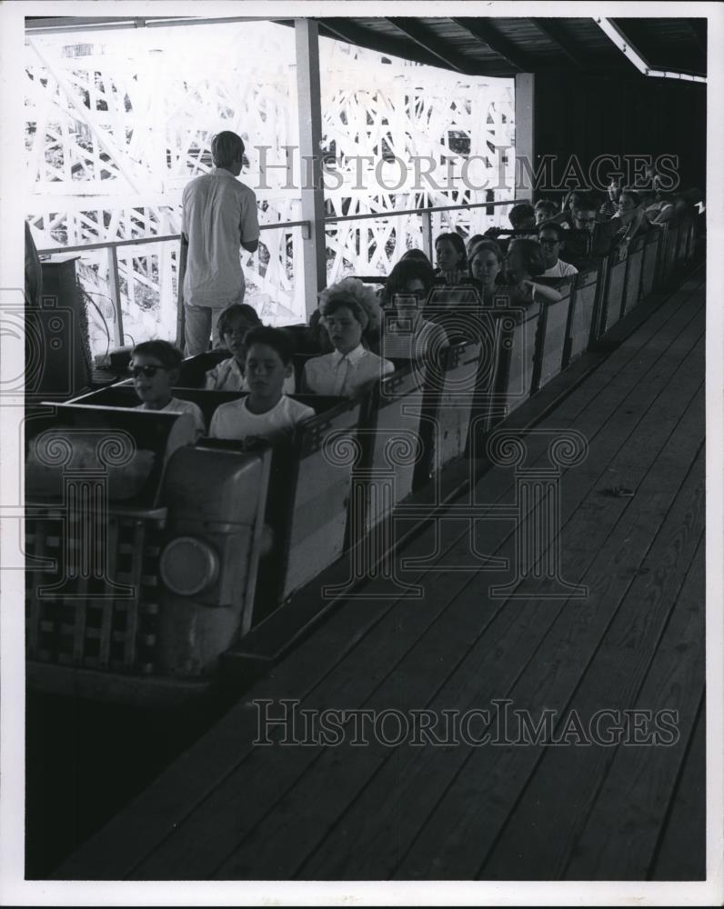 1969 Press Photo Cleve PD Playground Pentathlon, Gauga Lake Park - cva74604 - Historic Images