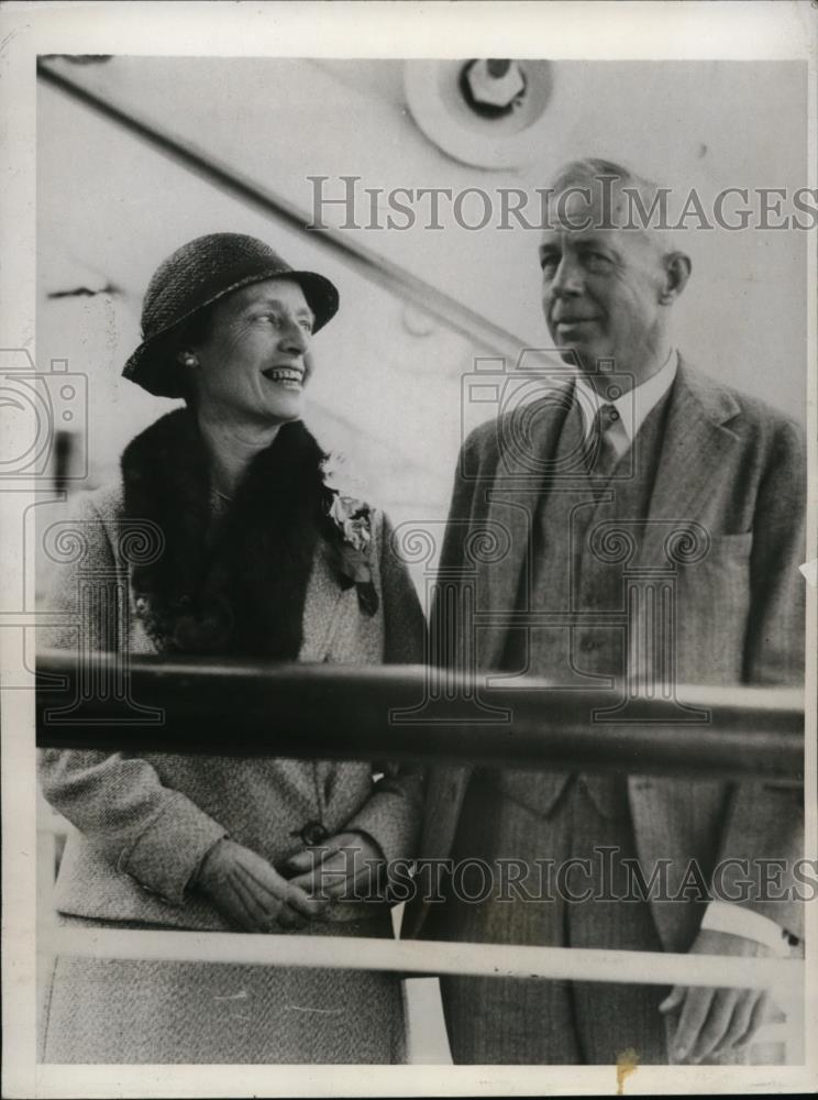 1933 Press Photo Rear Admiral HW Yarnel &amp; wife sail from LA to Hawaii - Historic Images