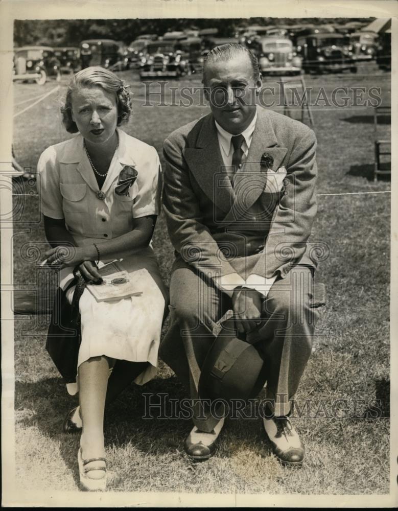 1937 Press Photo Mr and Mrs. Oliver Harriman at the Monmouth County Dog Show - Historic Images