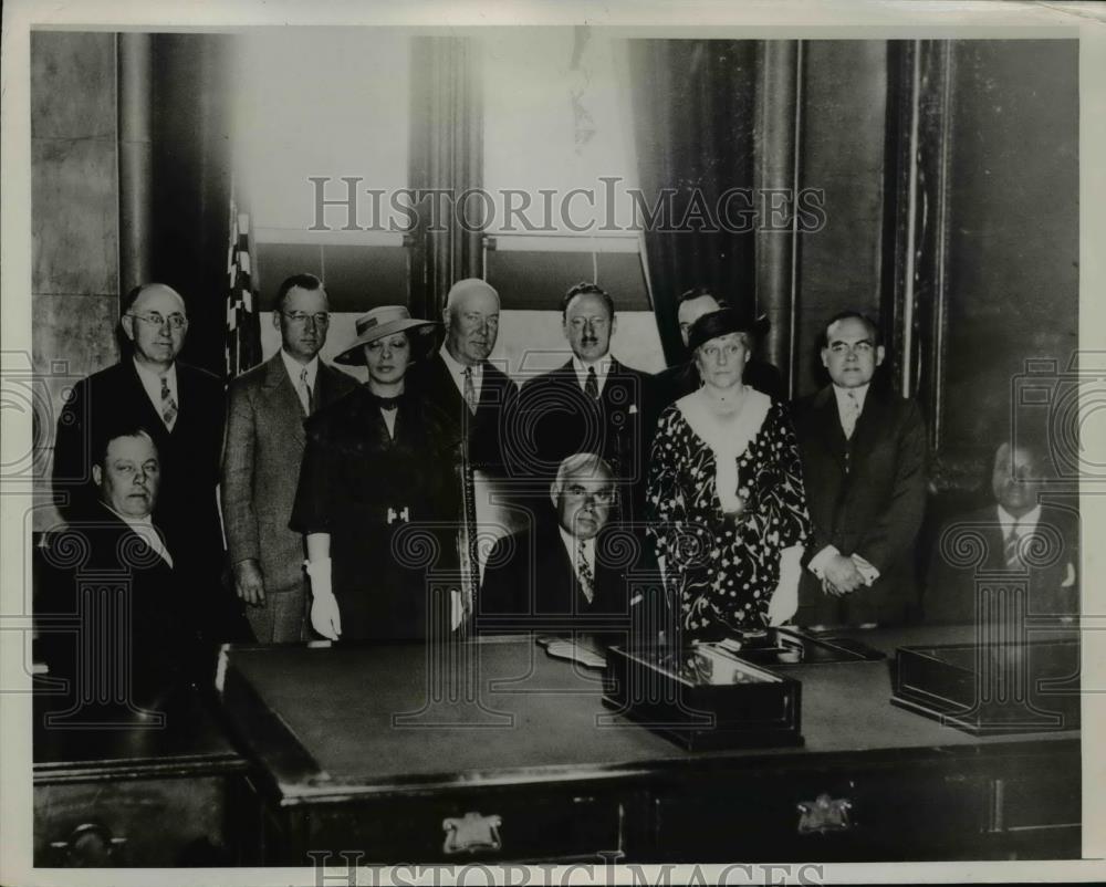 1935 Press Photo NY Governor Herbert Lehman,Insurance Advisory Council - Historic Images