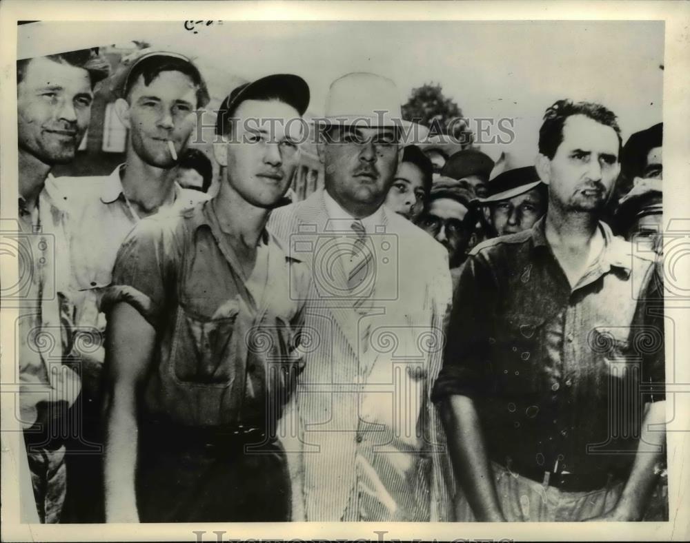 1938 Press Photo LA Governor Richard Leche & Hammond box factory strikers - Historic Images