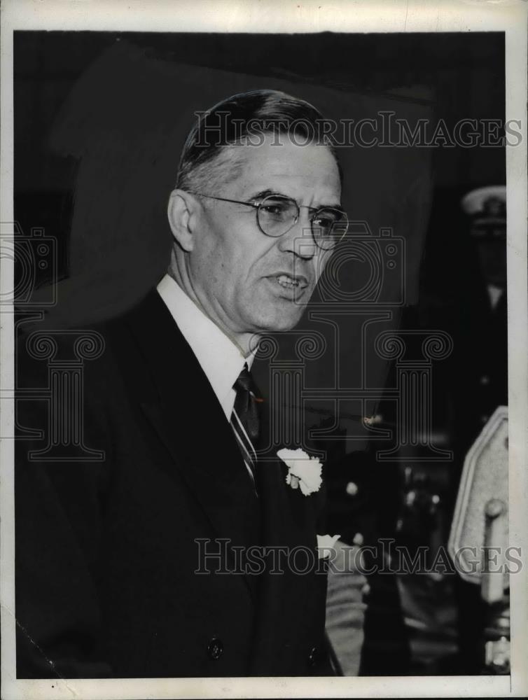 1941 Press Photo Ralph a.Bard Asst. Sec. of the Navy address Philadelphia Navy - Historic Images