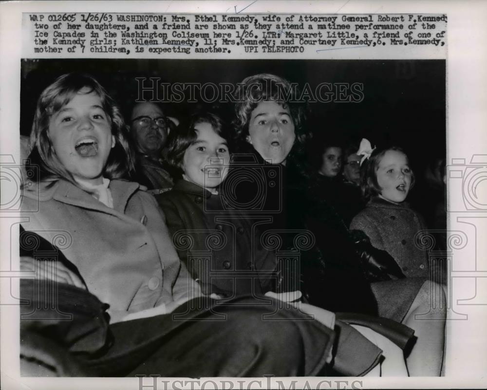 1963 Press Photo Mrs Ethel Kennedy &amp; Margaret Little with children in DC - Historic Images