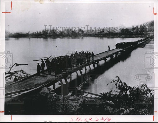1961 Press Photo Buell's federal troops crossing the Big Barren River - Historic Images