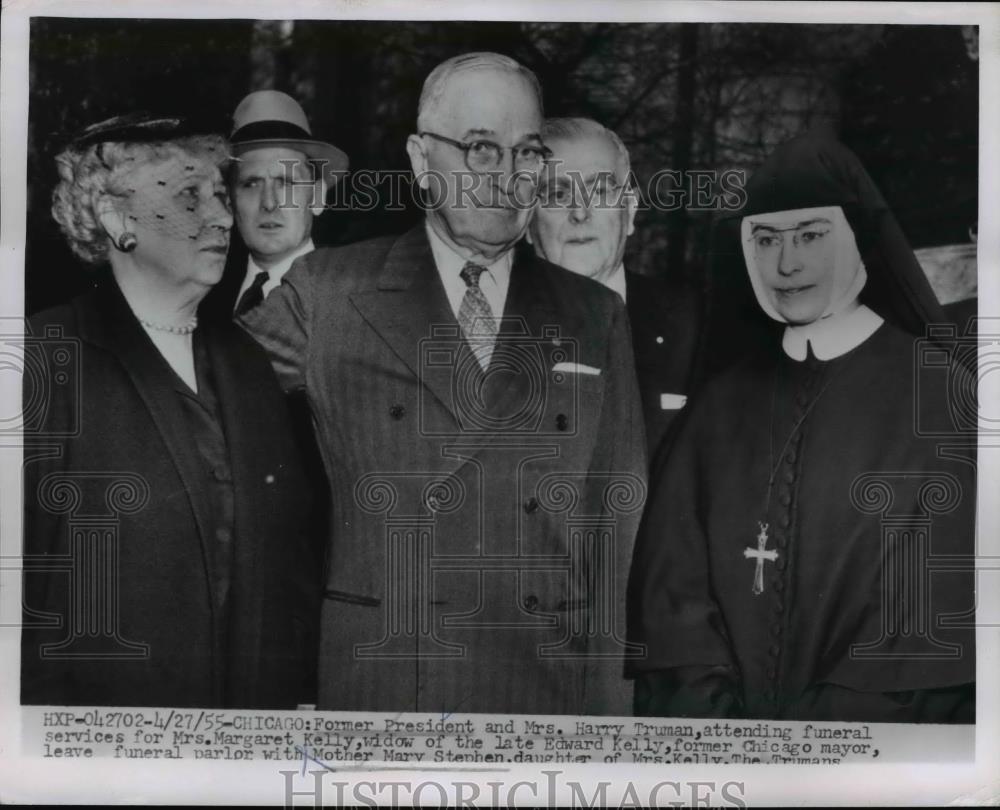 1955 Press Photo Former President & Mrs Truman at a funeral in Chicago - Historic Images