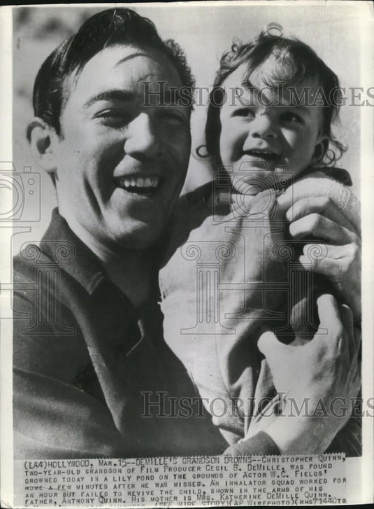 1941 Wire Photo Anthony Quinn with his son - cvw08632 - Historic Images