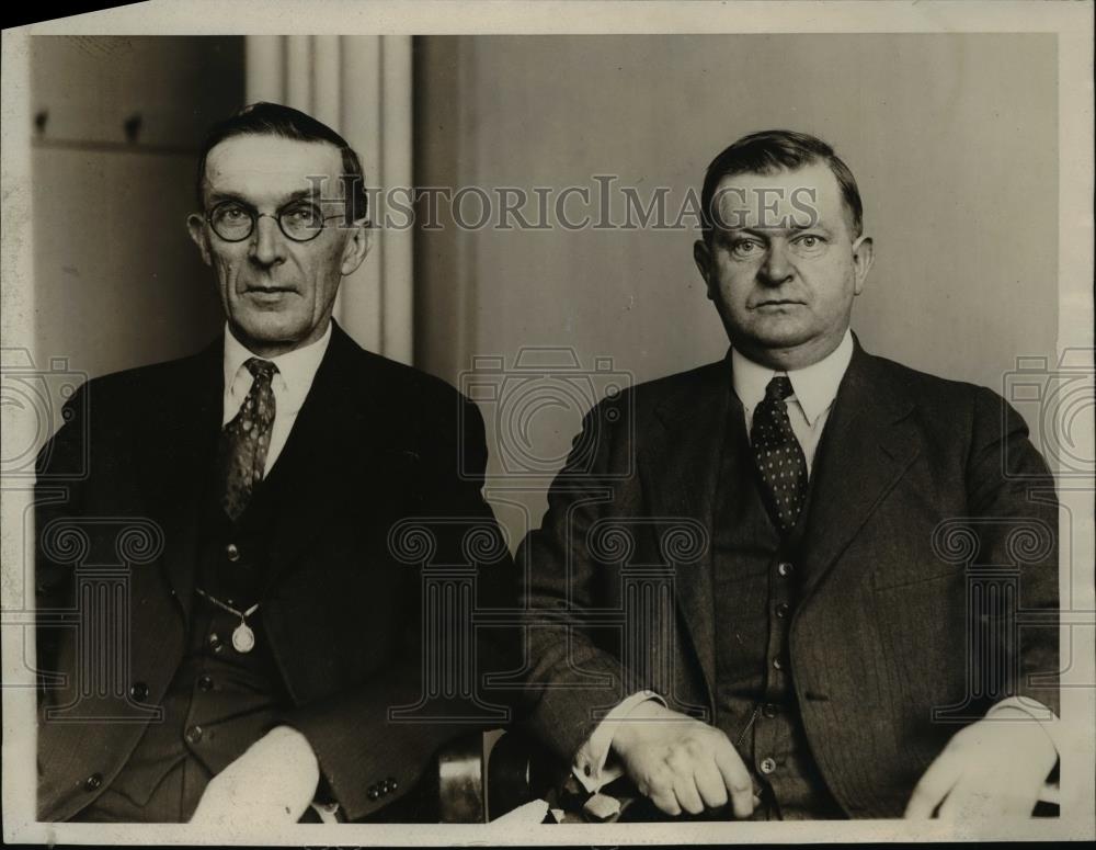 1930 Press Photo John Stewart and Capt.Herman T.Parker in SS Robert Lee Hearing - Historic Images