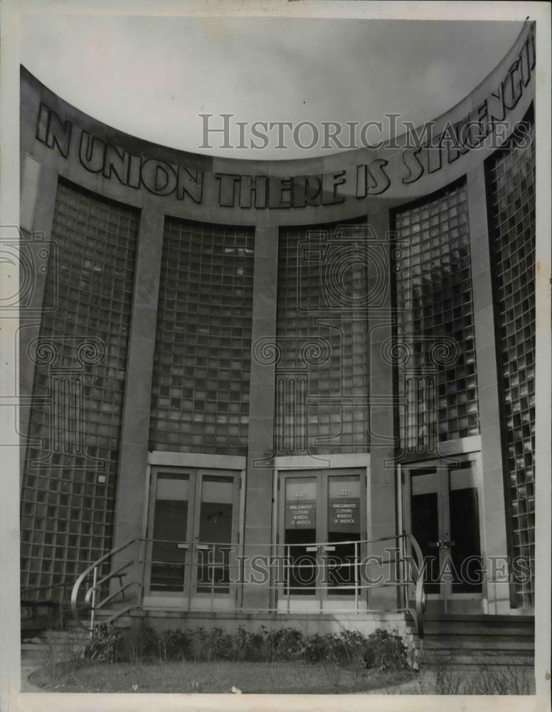 1949 Press Photo Front entrance to the new Sidney Hillman Memorial Building - Historic Images