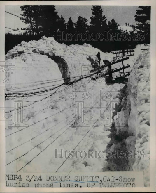 1952 Press Photo Winter snows almost cover phone lines in California mountains - Historic Images