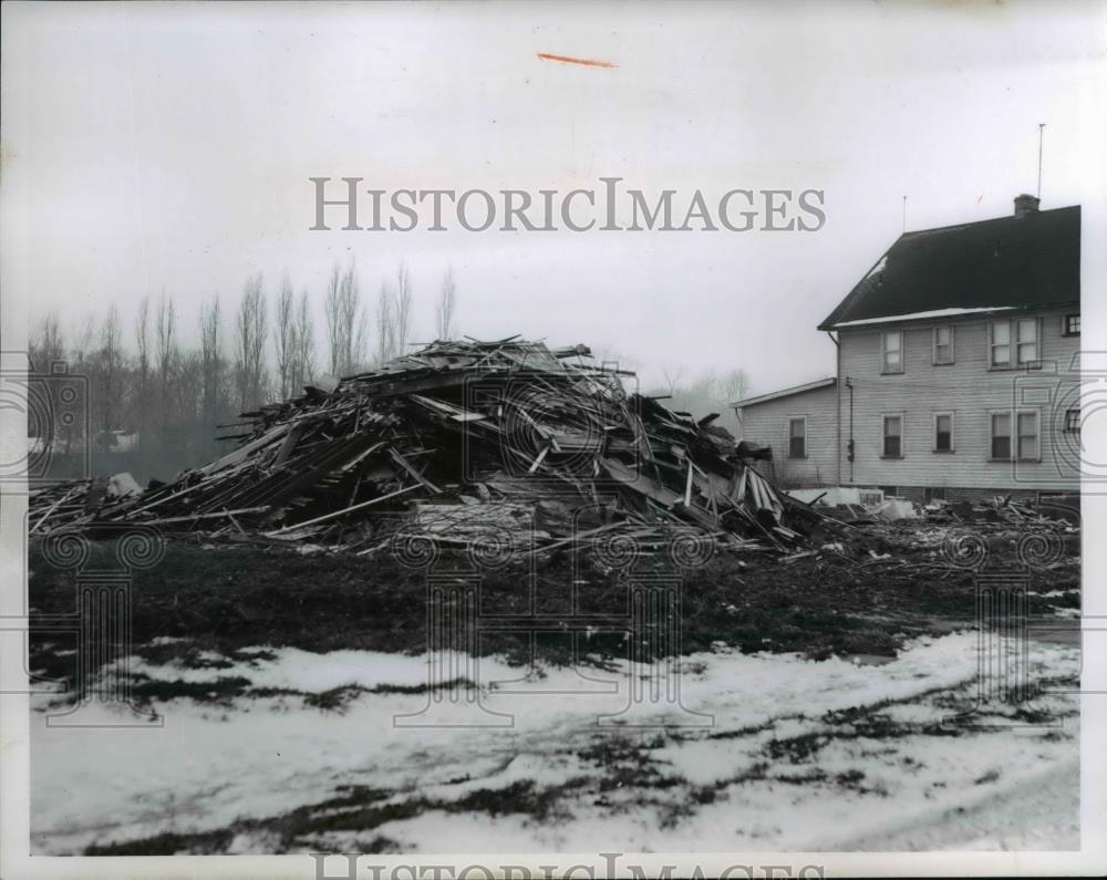 1960 Press Photo House razed on Darley Avenue - cva97121 - Historic Images