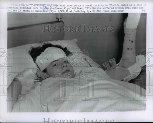 1957 Press Photo Margie Leasc suffered broke arm in crash of Dixie & Flyer - Historic Images