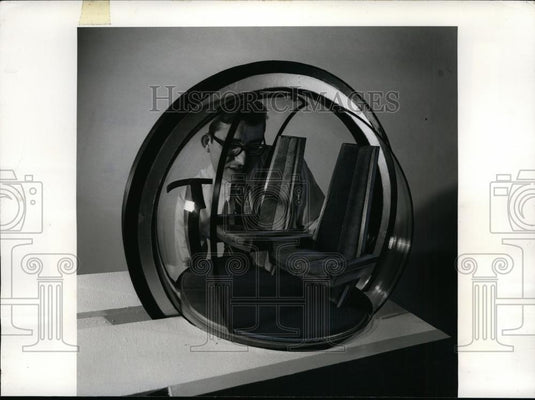 1971 Press Photo MSU student Bob Bullock & crystal sphere vehicle - nee88136 - Historic Images