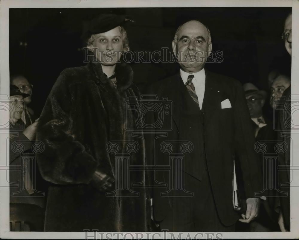 1936 Press Photo NY Governor Herbert Lehman & wife head to a political rally - Historic Images