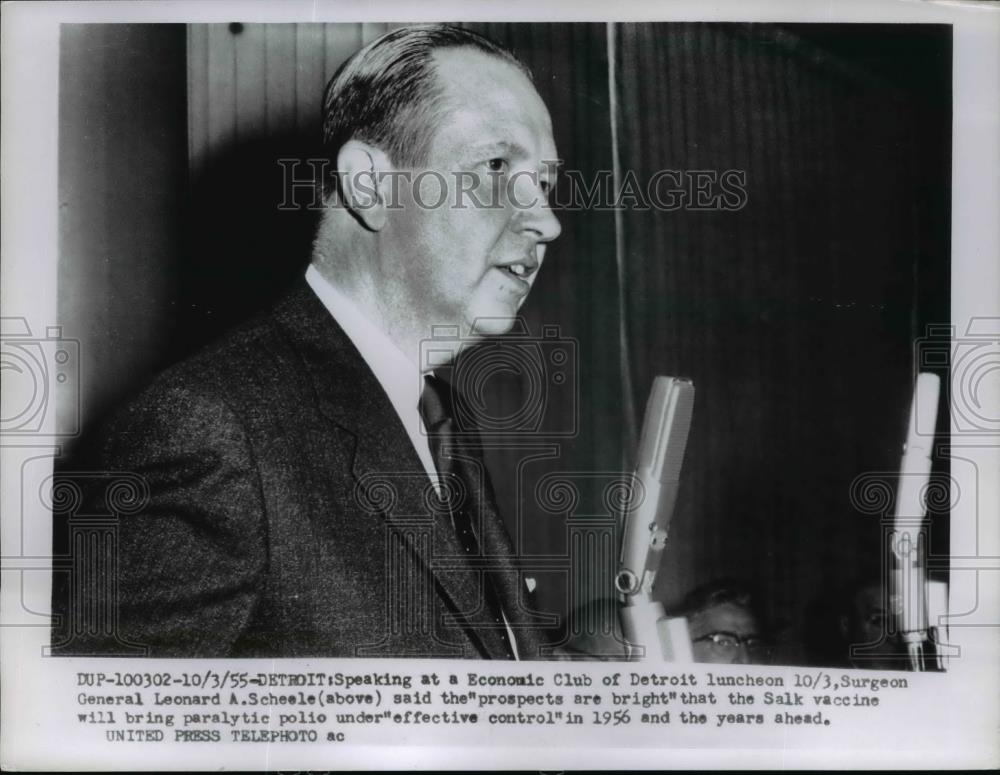 1955 Press Photo Leornard A.Scheele Surgeon spealks at Economic Club of Detroit. - Historic Images