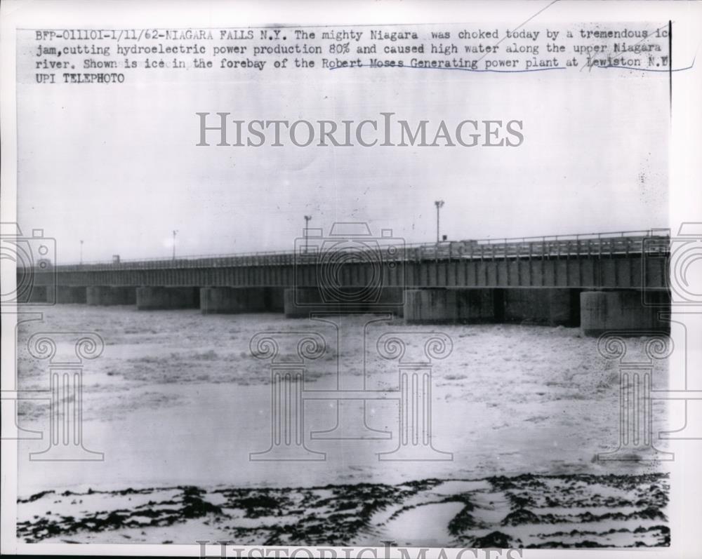 1962 Press Photo Ice in the forebay of the Robert Moses Generating Power plant - Historic Images