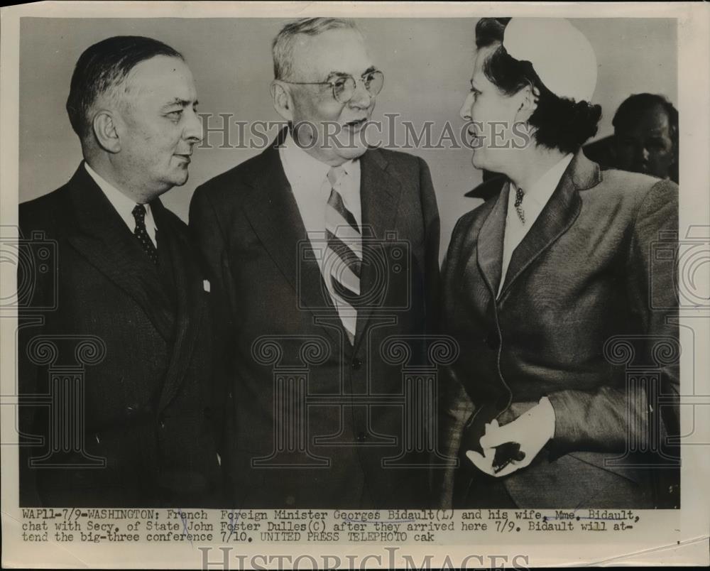 1953 Press Photo French Foreign Minister &amp; Mrs Georges Bidault &amp; US John Dulles - Historic Images