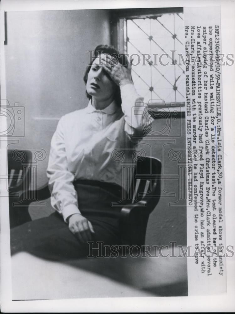 1959 Press Photo Mrs Lois Clark Painesville Ohio questioned on husband death - Historic Images