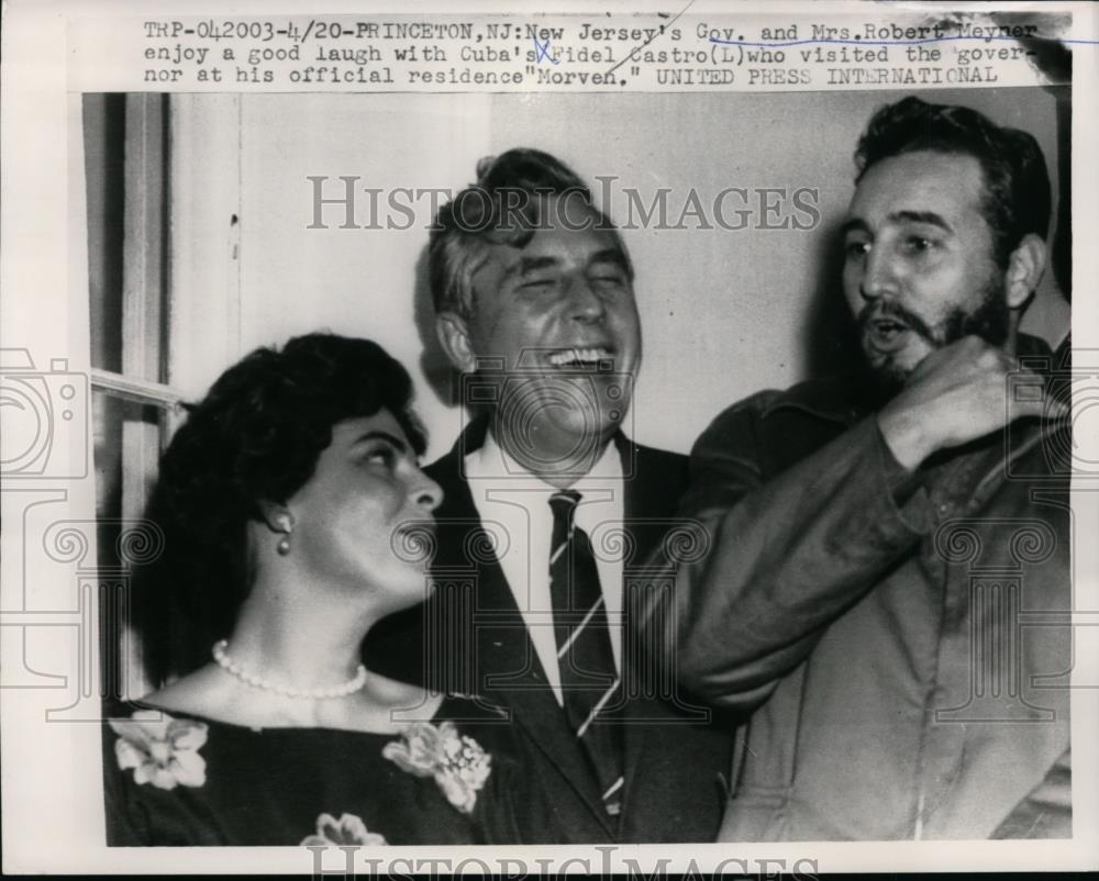 1959 Press Photo Gov and Mrs Robert Meyner of N.J. with Cuba's Fidel Castro - Historic Images