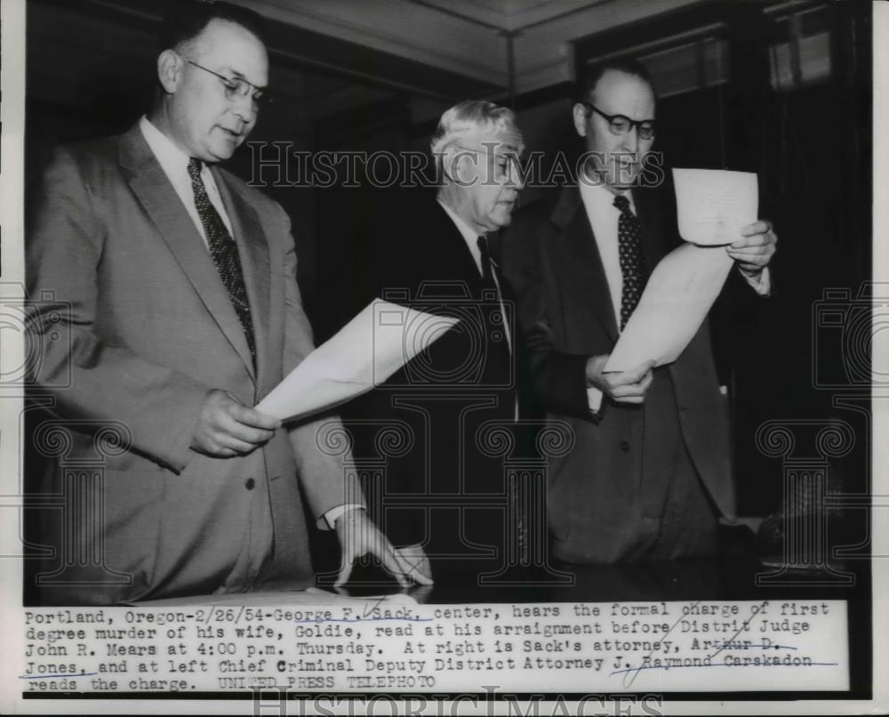 1954 Press Photo George F.Sack hears charge of first degree murder of his wifE - Historic Images