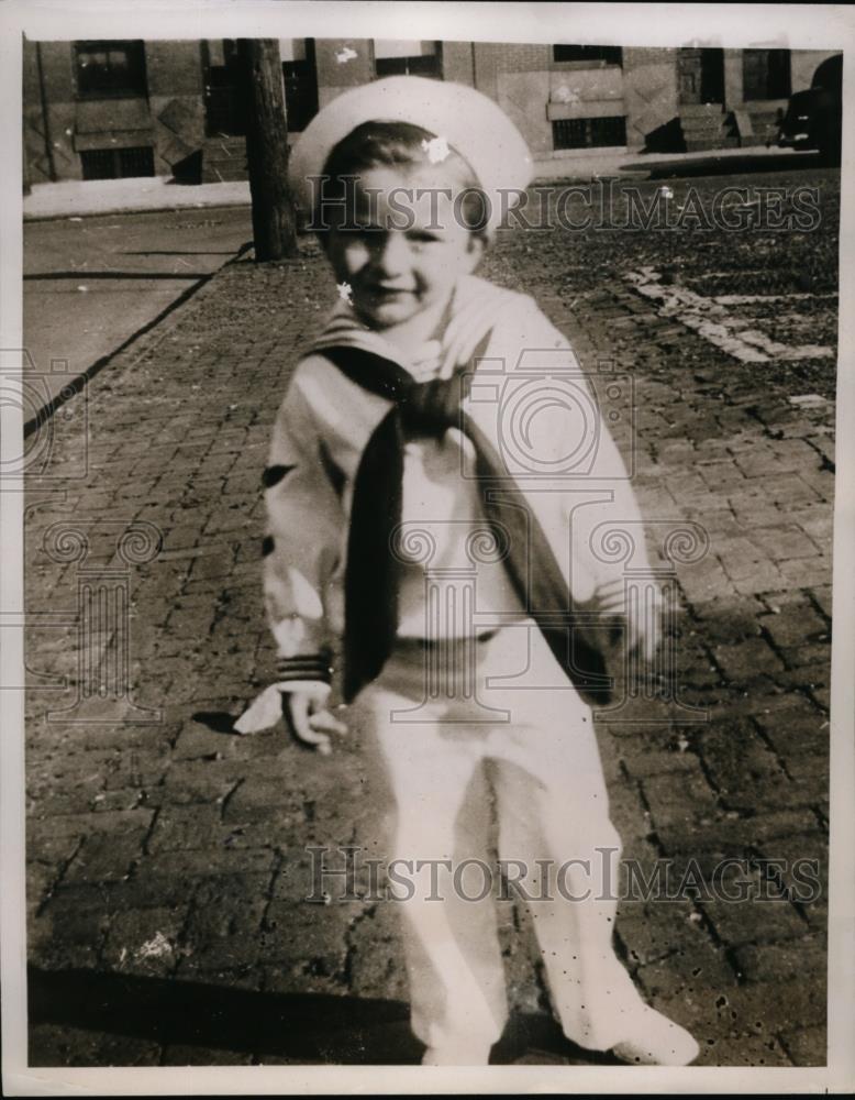 1938 Press Photo John Willford Jr kidnap by his father while mother is at work - Historic Images