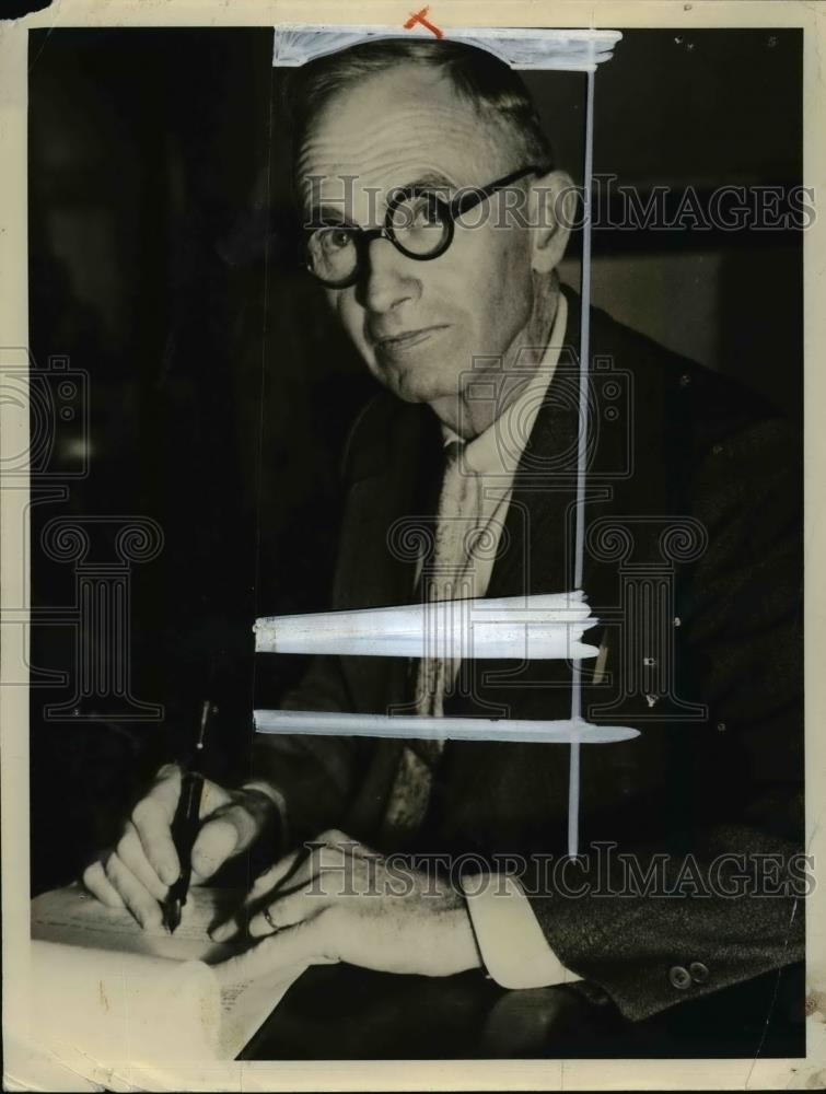 1934 Press Photo Daniel Hurley U.S Commissioner on Rodson Hearing - nee86026 - Historic Images