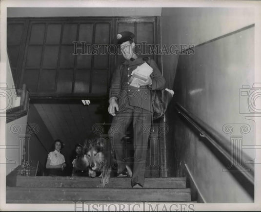 1951 Press Photo Rocky River Post Office,Jno Brouse & Monj the collie in Ohio - Historic Images