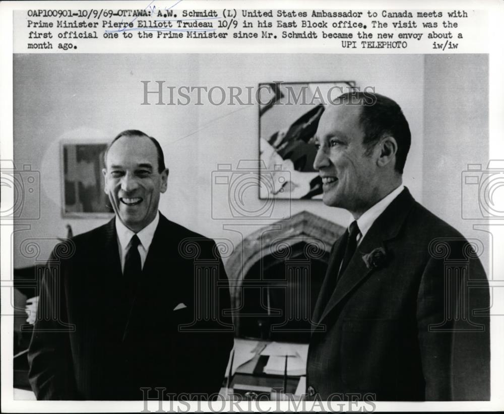 1969 Press Photo Prime Minister Pierre Trudeau &amp; US Ambassador AW Schmidt - Historic Images