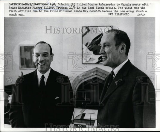 1969 Press Photo Prime Minister Pierre Trudeau & US Ambassador AW Schmidt - Historic Images