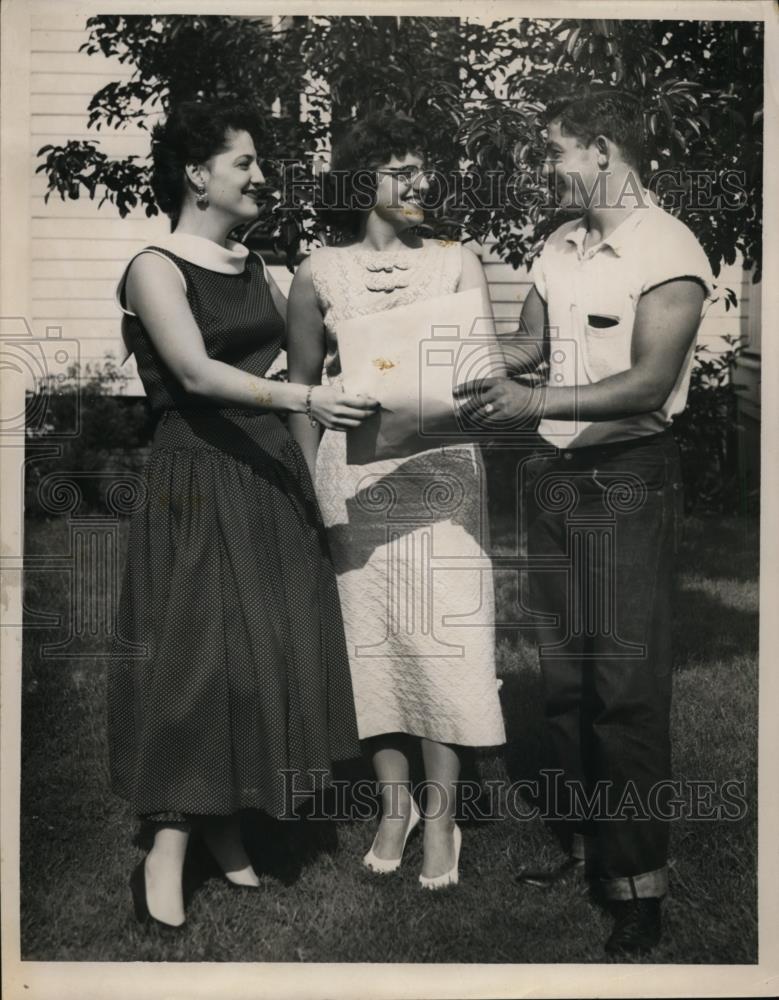 1956 Press Photo Mrs Joanne Karbiazi &amp; sister Carol Ballazi, John Bolla - Historic Images