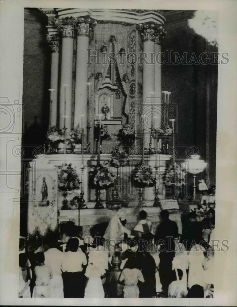 1937 Press Photo Mass held at Parochial church of Veracruz Mexico - nee86105 - Historic Images