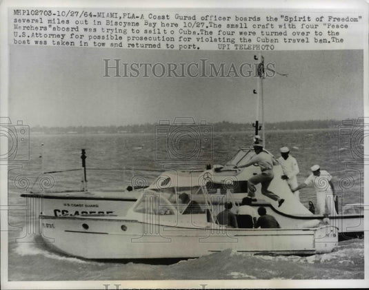 1964 Press Photo Coast Guard Officer Boards The "Spirit Of Freedom" - nee85187 - Historic Images