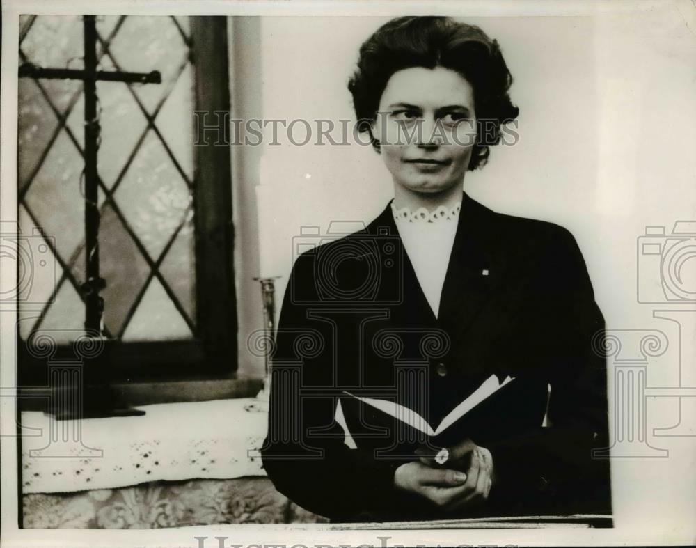 1962 Press Photo Barbro Nordholm Stahl of Stockholm Sweden, Ordained Minister. - Historic Images