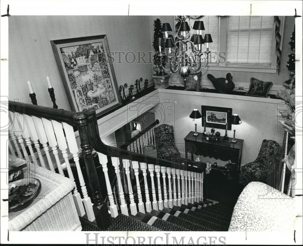 1991 Press Photo Harrisons Fine Furniture, 14518 Detroit Ave - cva92630 - Historic Images