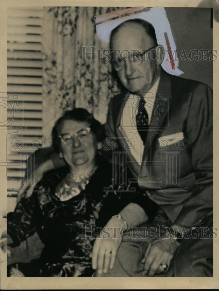 1965 Press Photo Mr & Mrs Luther E Herndon of Cleveland Ohio - nee87821 - Historic Images