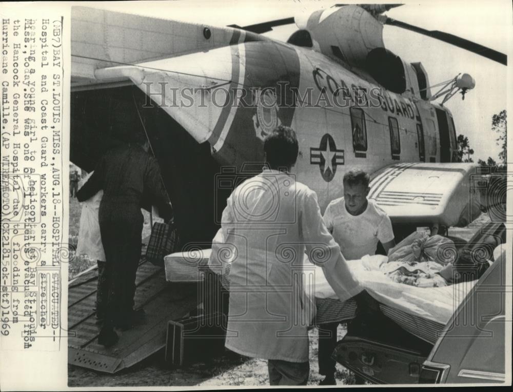 1969 Wire Photo The patients to be evacuated Louis Hospital due to flood - Historic Images