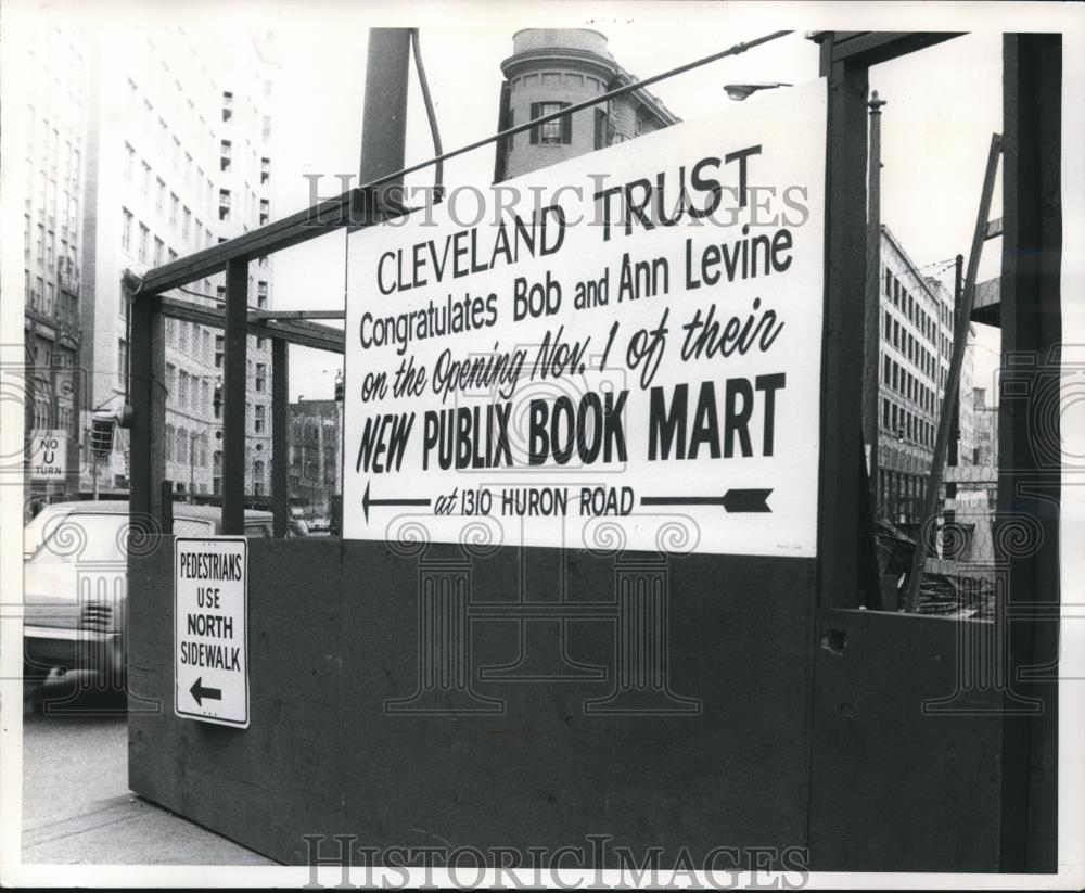 1972 Press Photo Publix Book Mart closed on for a Cleveland Trust Co. garage - Historic Images