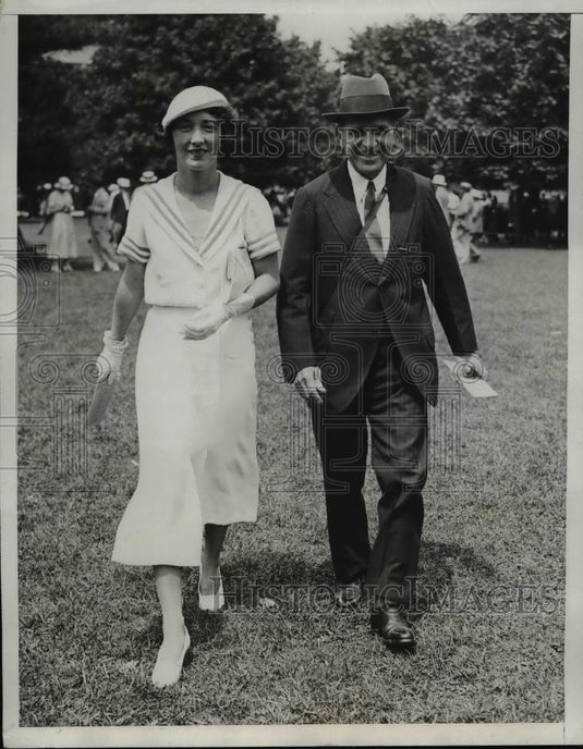 1933 Press Photo Mrs Francis Hitchcock & Thomas Hitchcock Sr at Belmont Park NY - Historic Images