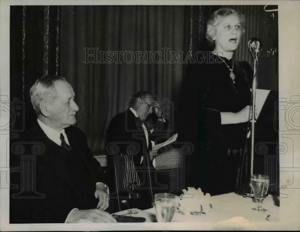 1939 Press Photo Mrs.Herbert Lehman delivered address from husband Gov. Lehman - Historic Images