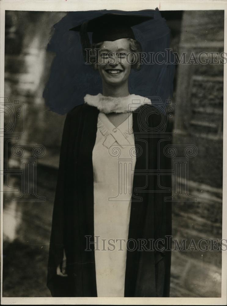 1932 Press Photo Josephine Graten of Cambridge MA at Bryn Mawr graduation - Historic Images