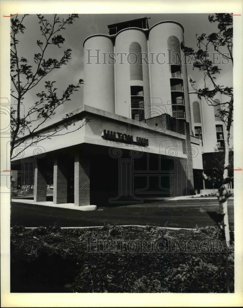 1980 Press Photo Entrance to the Quaker Square Hilton - cvb00911 - Historic Images