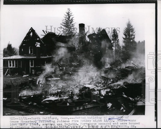 1955 Press Photo Burning Our Lady of Grace Monastery at North Guilford Conn. - Historic Images