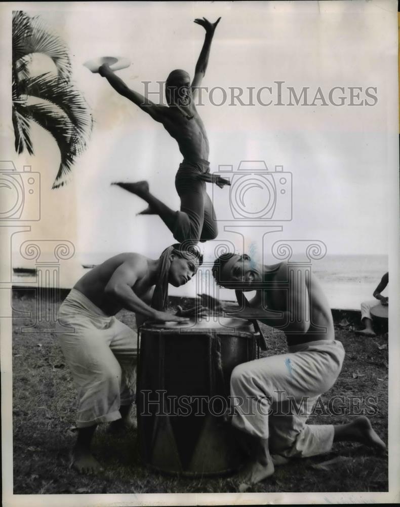 1952 Press Photo Folklore Artist from the Caribbean Island perform in Purto Rico - Historic Images