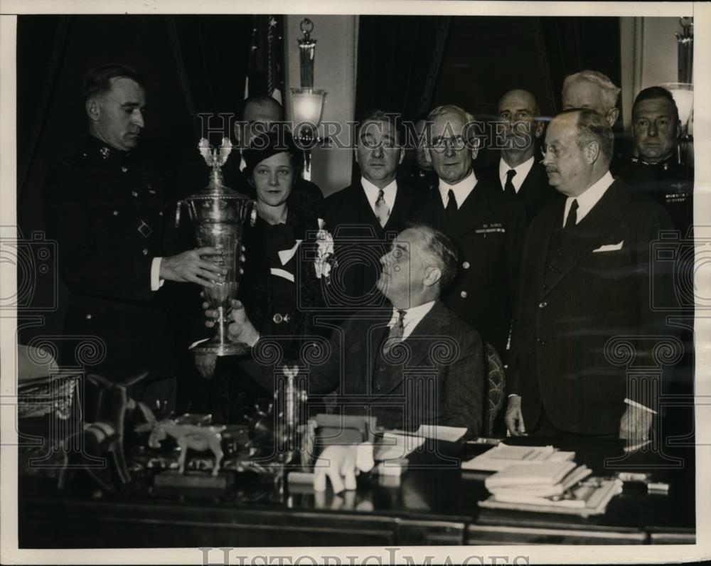 1934 Press Photo President FD Roosevelt,Lt David L Cloud Jr, Mrs FL Arnold - Historic Images