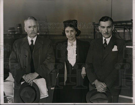 1938 Press Photo V Banes, Mrs Hurton & V Hurton on a ship - nee88052 - Historic Images