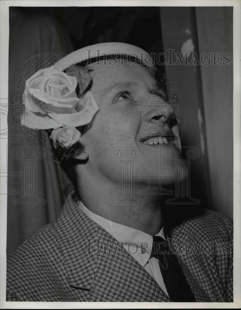 1954 Press Photo A man in an Easter bonnet for spring of - nee83793 - Historic Images